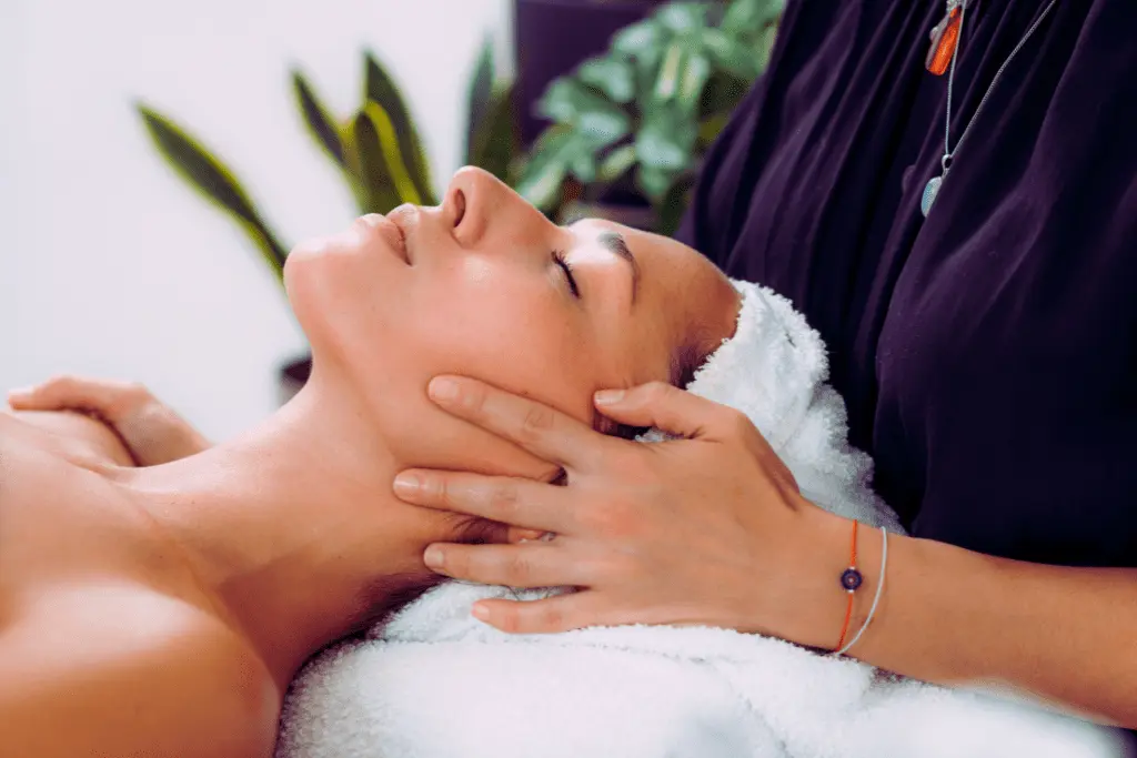 How To Prepare For Facial Massage